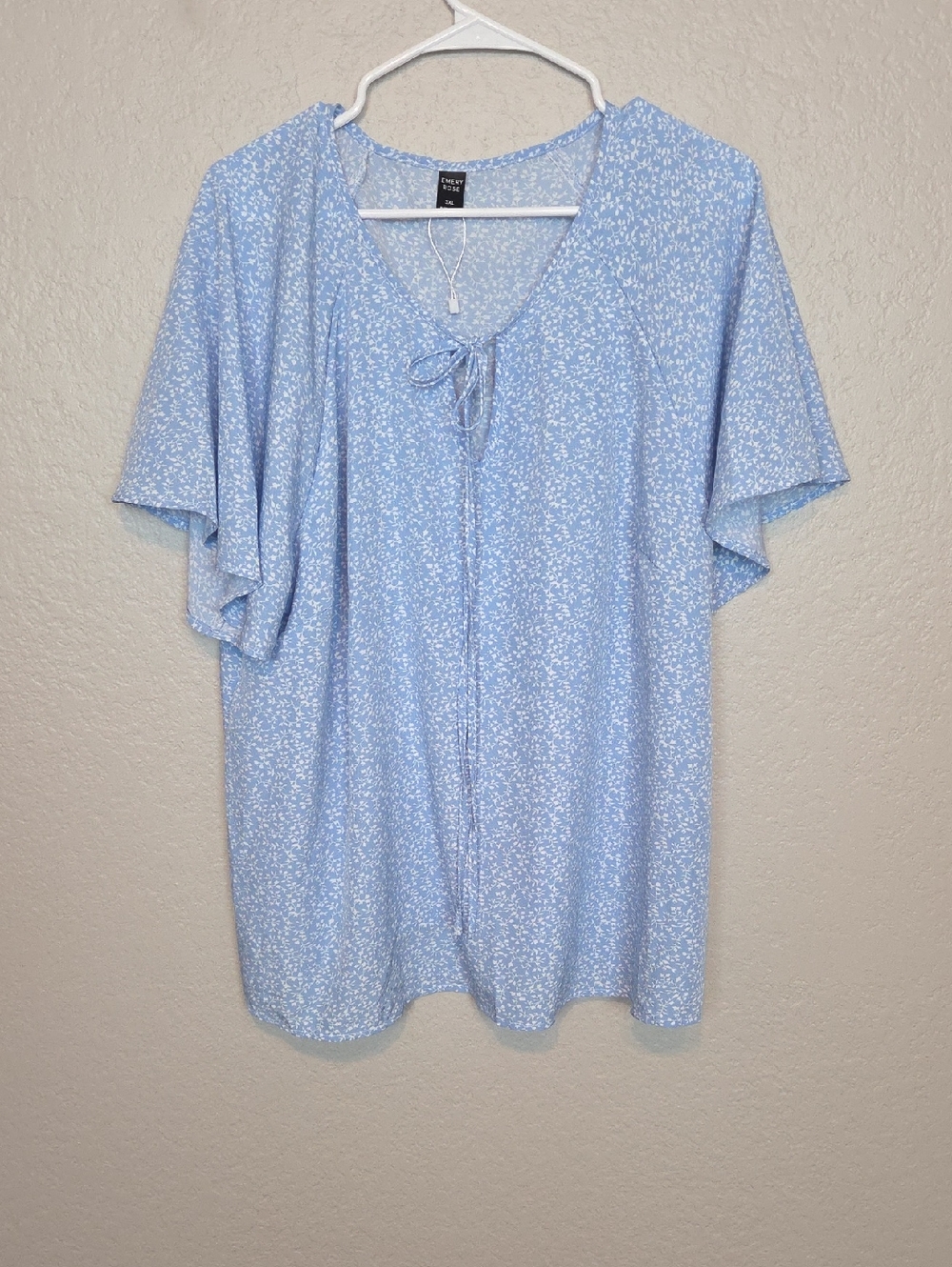 Emery Rose Light Blue Floral Tie-Neck V-Neck Tunic 3X